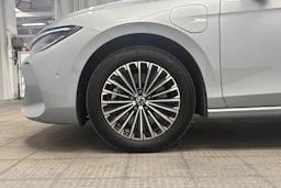 harmaa Volkswagen Passat 2025 kuva 13.
