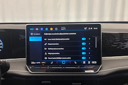 harmaa Volkswagen Passat 2025 kuva 19.