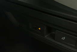 harmaa Volkswagen Passat 2025 kuva 30.