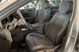 harmaa Volkswagen Passat 2025 kuva 15.
