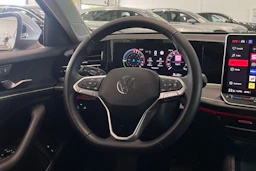 harmaa Volkswagen Passat 2025 kuva 17.