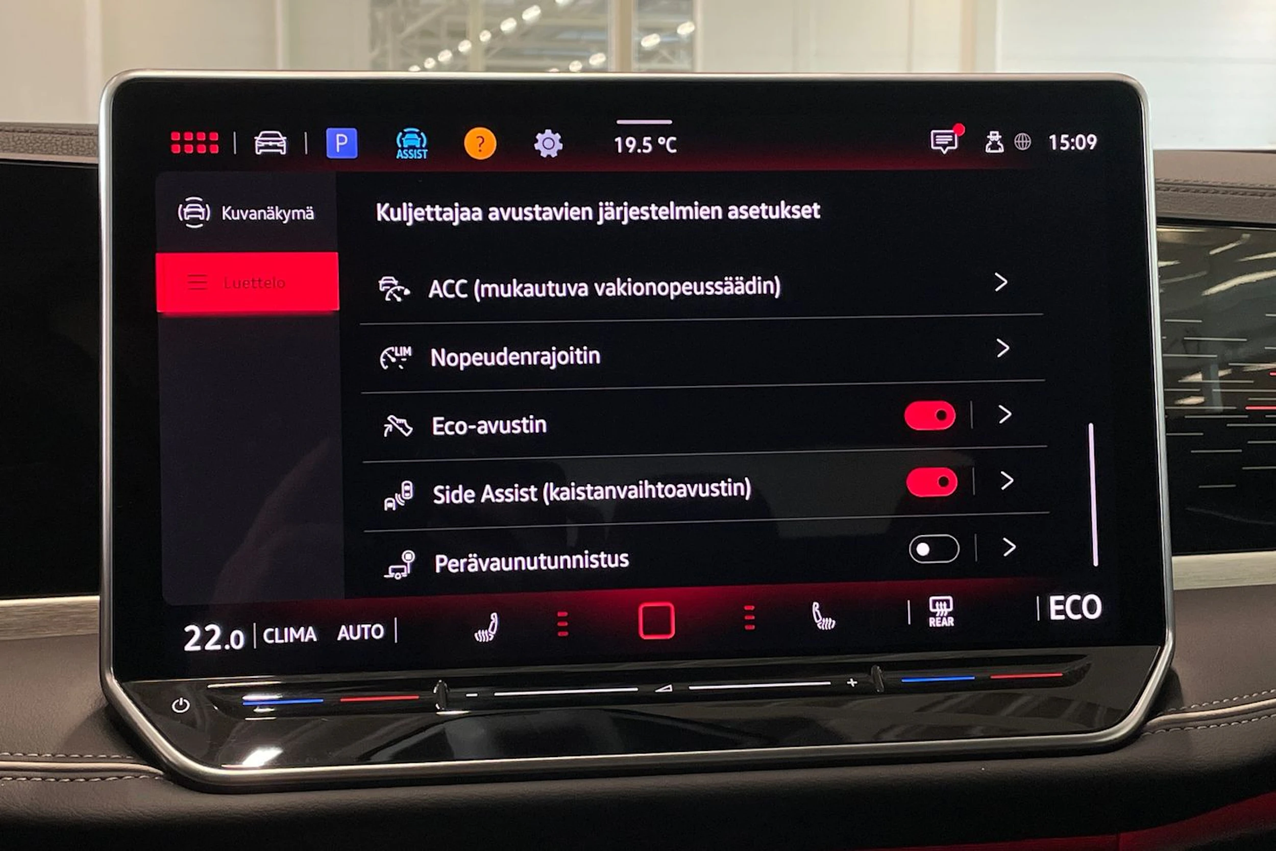 harmaa Volkswagen Passat 2025 kuva 24.