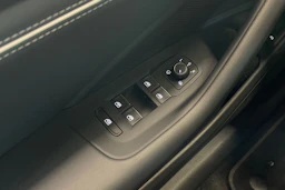 harmaa Volkswagen Passat 2025 kuva 32.