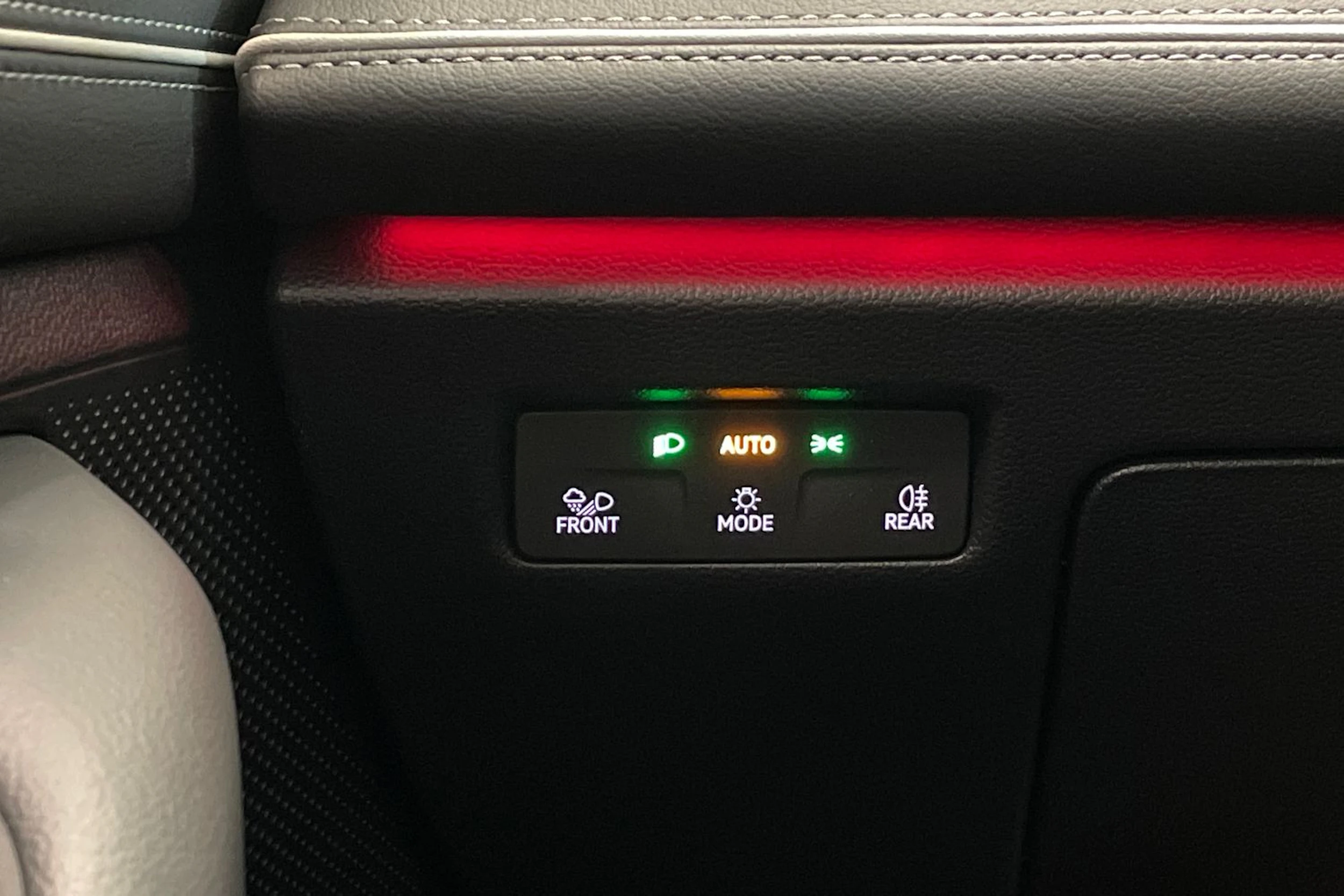 harmaa Volkswagen Passat 2025 kuva 33.
