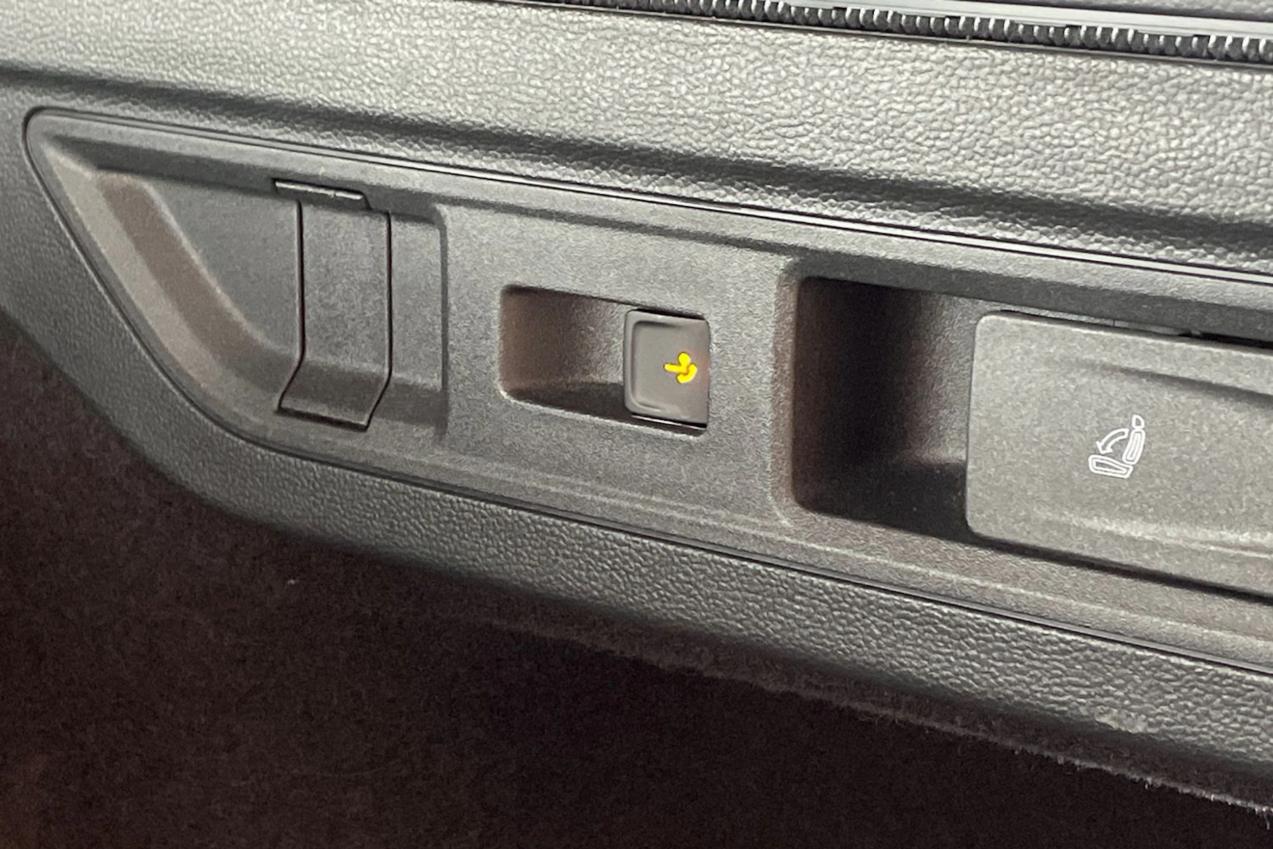 harmaa Volkswagen Passat 2025 kuva 37.