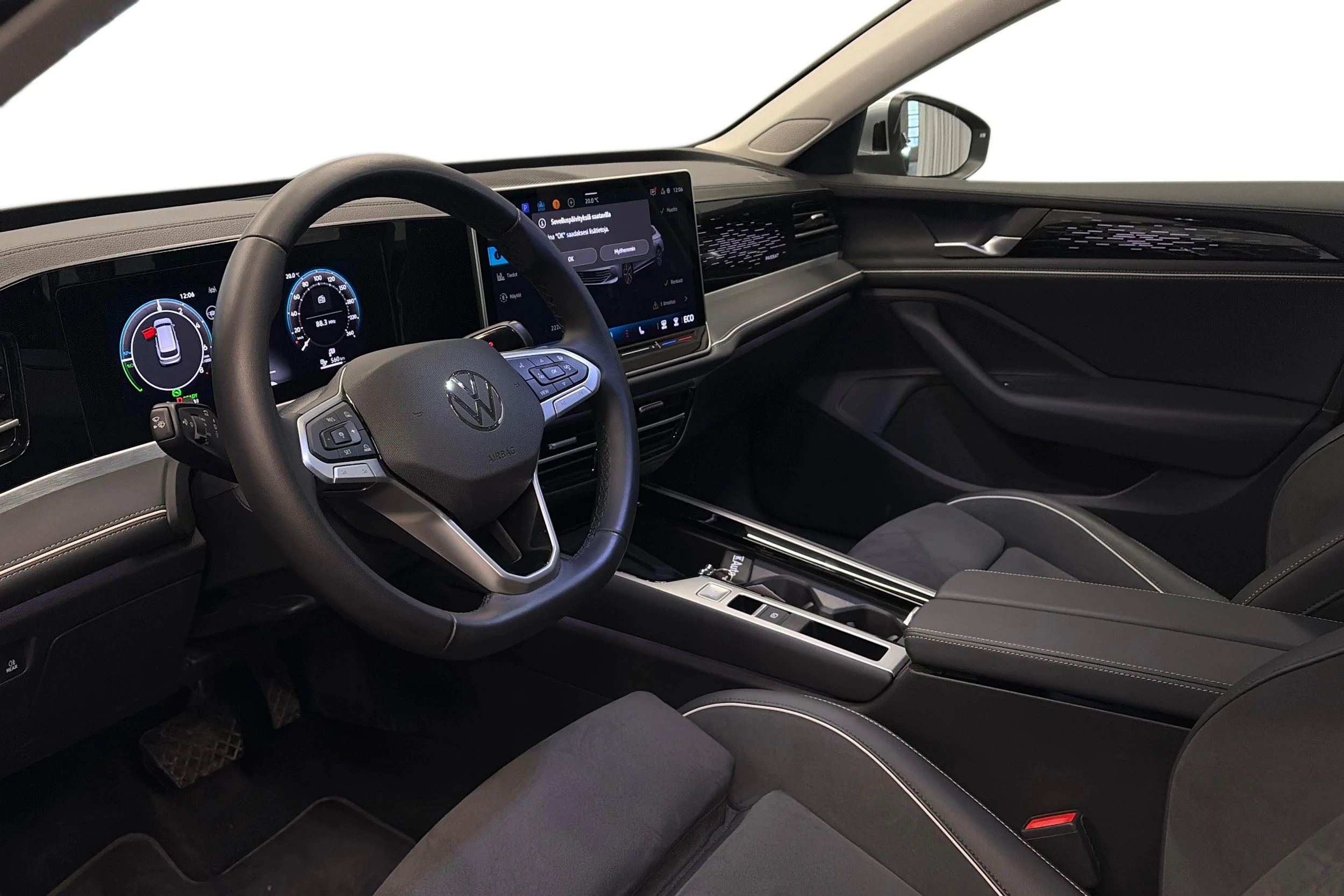 harmaa Volkswagen Passat 2025 kuva 3.