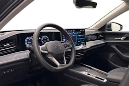 harmaa Volkswagen Passat 2025 kuva 7.