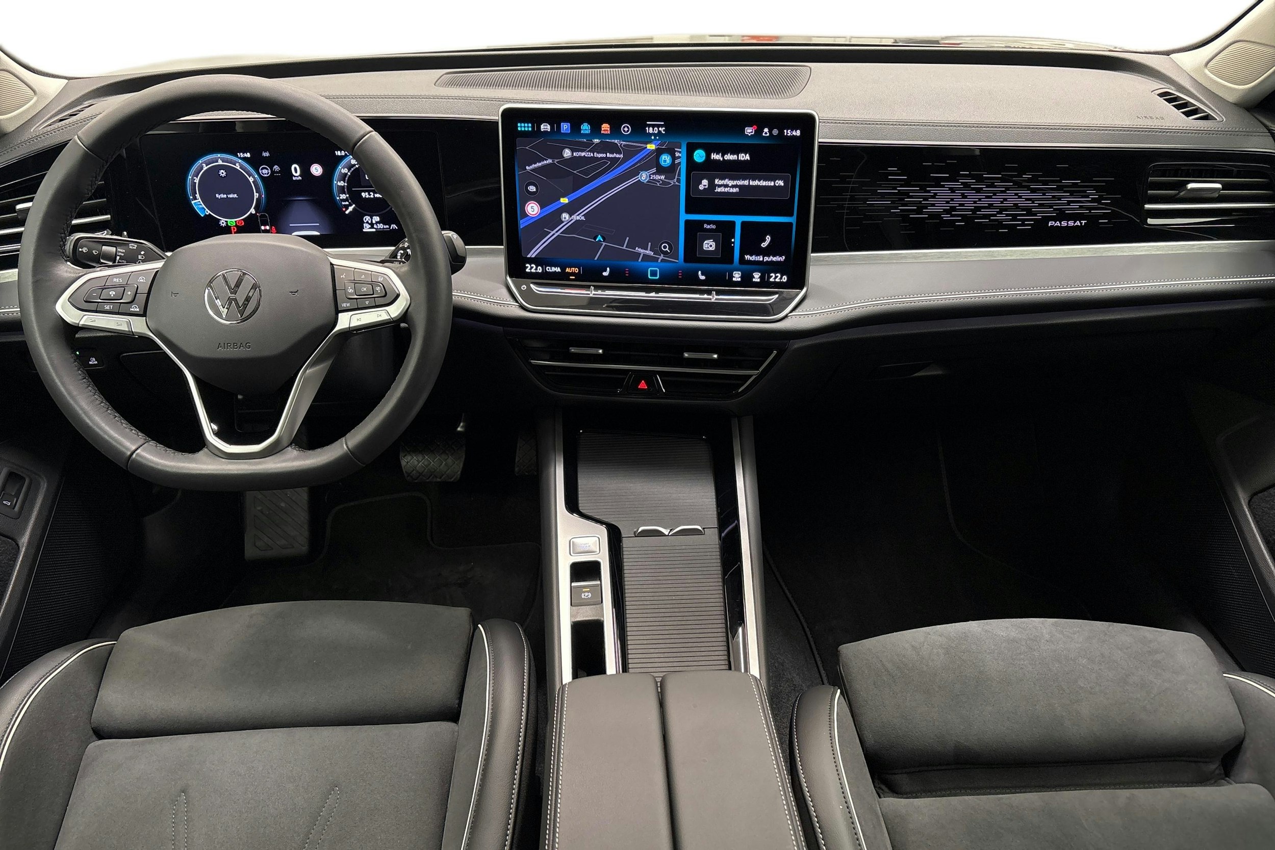 harmaa Volkswagen Passat 2025 kuva 9.