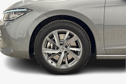 harmaa Volkswagen Passat 2025 kuva 11.