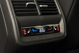 harmaa Volkswagen Passat 2025 kuva 17.