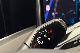 harmaa Volkswagen Passat 2025 kuva 19.