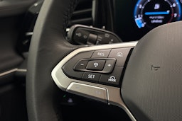 harmaa Volkswagen Passat 2025 kuva 20.