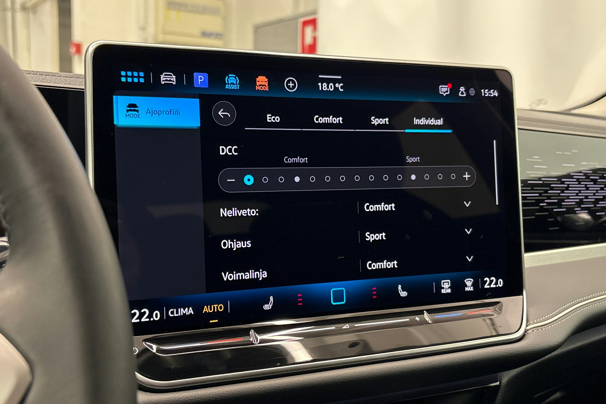 harmaa Volkswagen Passat 2025 kuva 25.