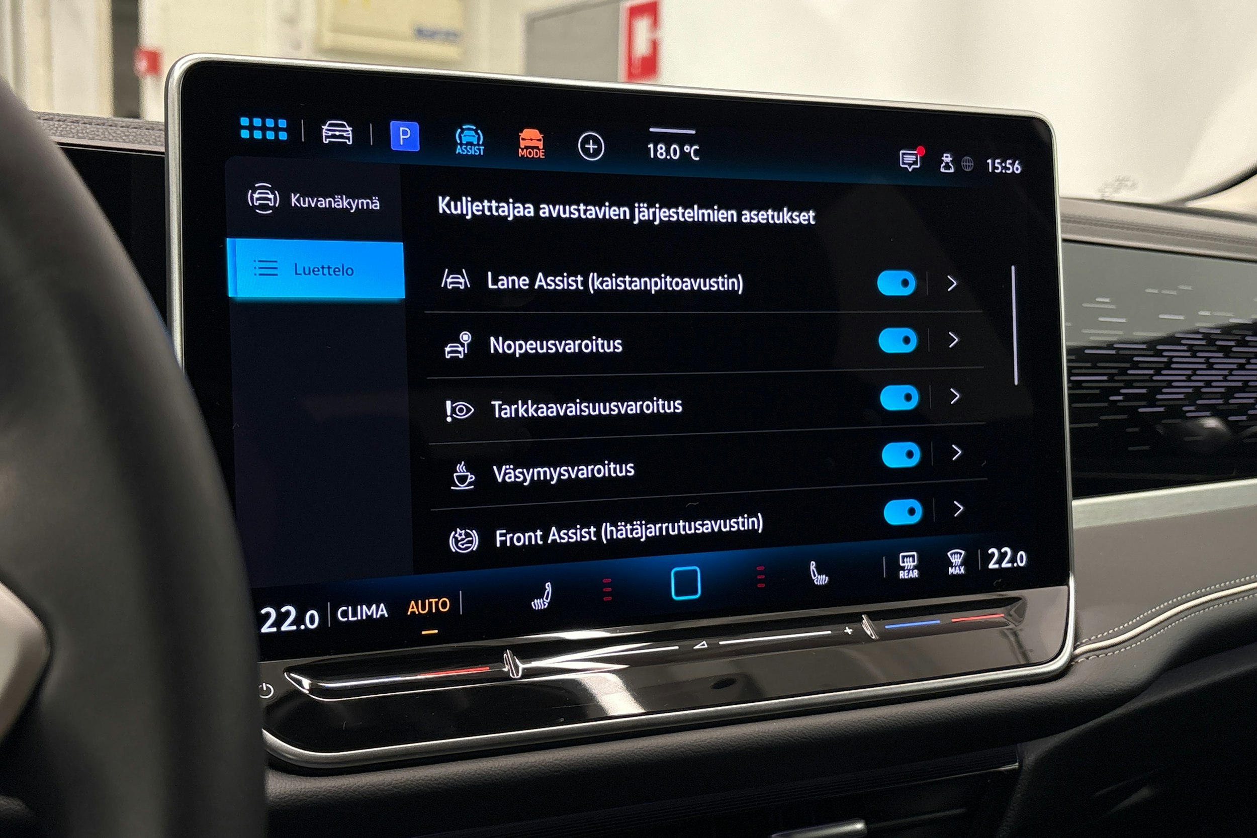 harmaa Volkswagen Passat 2025 kuva 30.