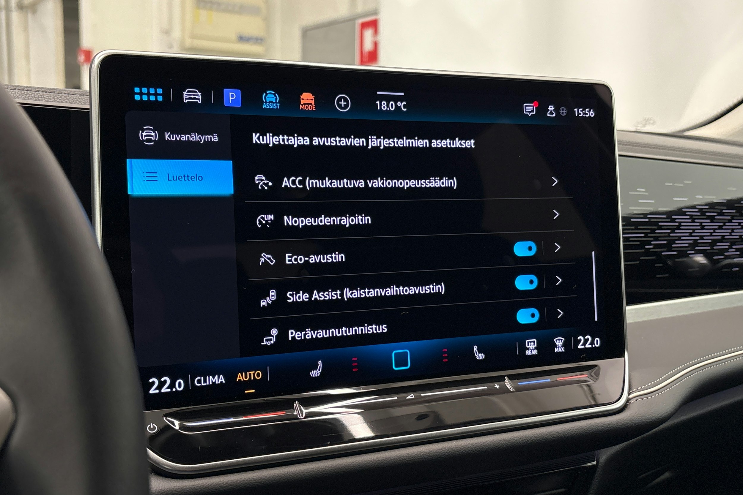 harmaa Volkswagen Passat 2025 kuva 31.