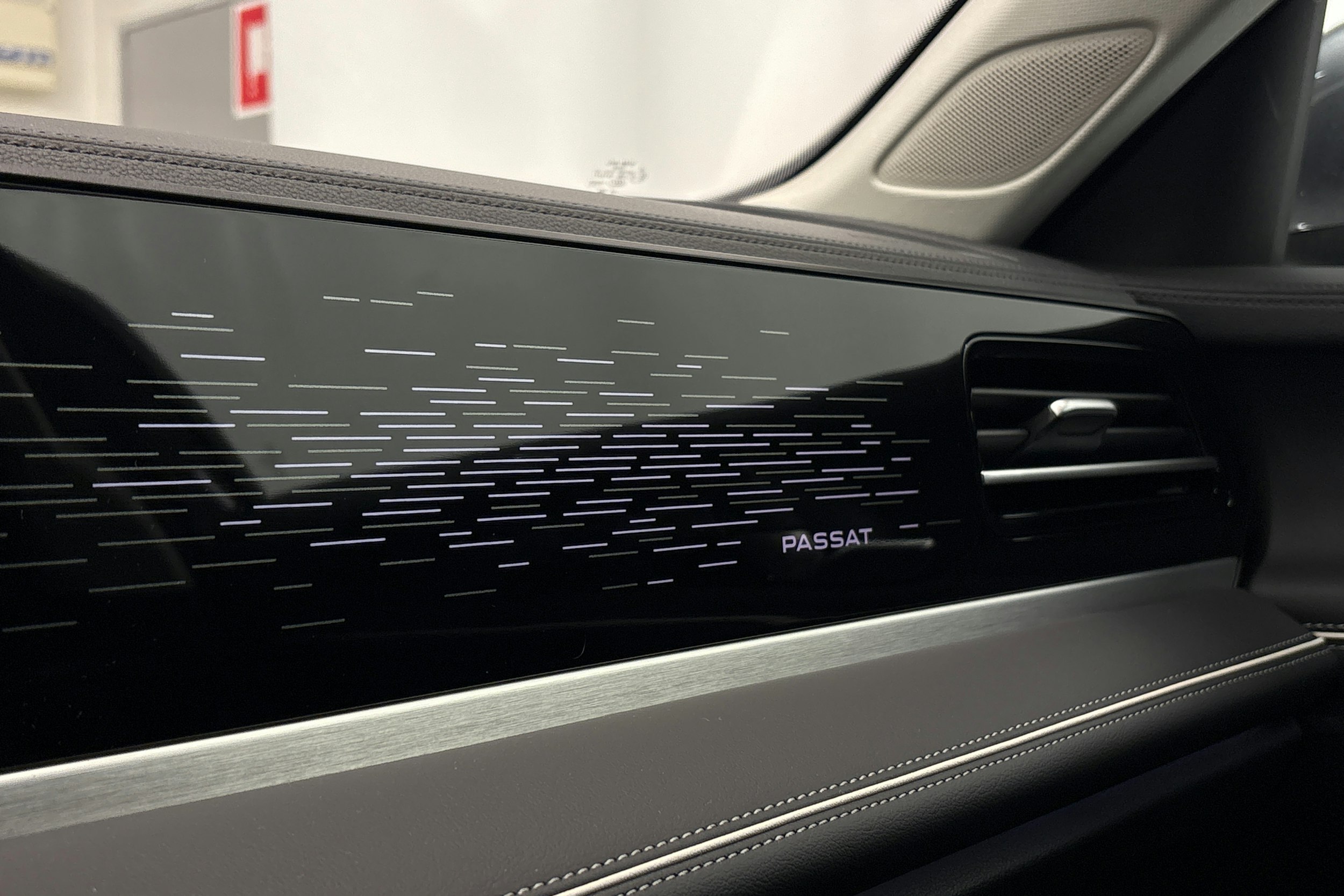 harmaa Volkswagen Passat 2025 kuva 32.