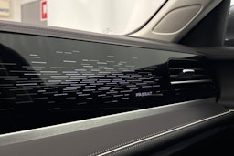 harmaa Volkswagen Passat 2025 kuva 32.