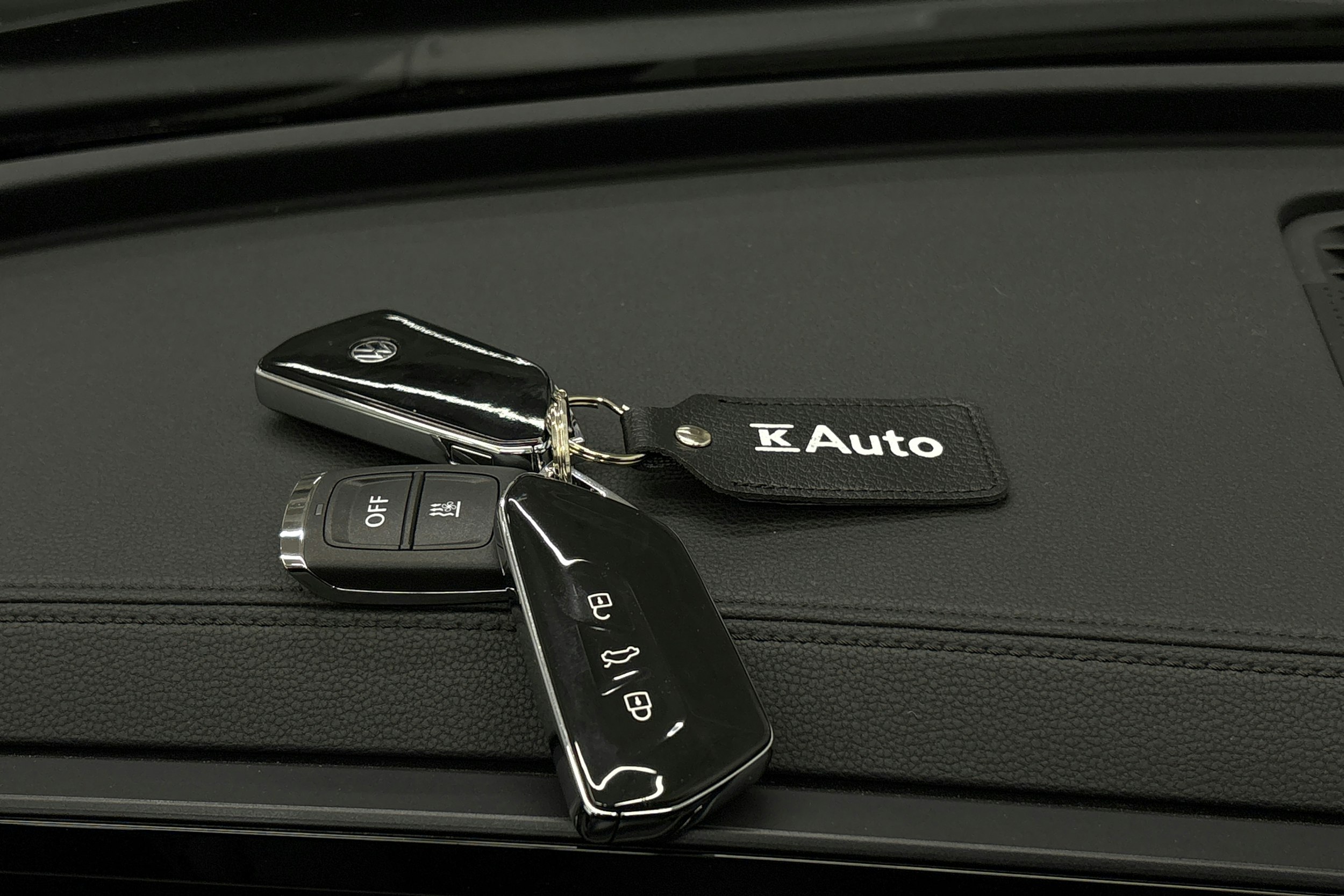 harmaa Volkswagen Passat 2025 kuva 33.