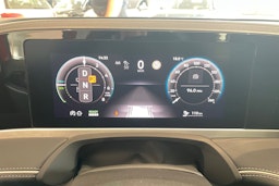 punainen Volkswagen Passat 2025 kuva 11.