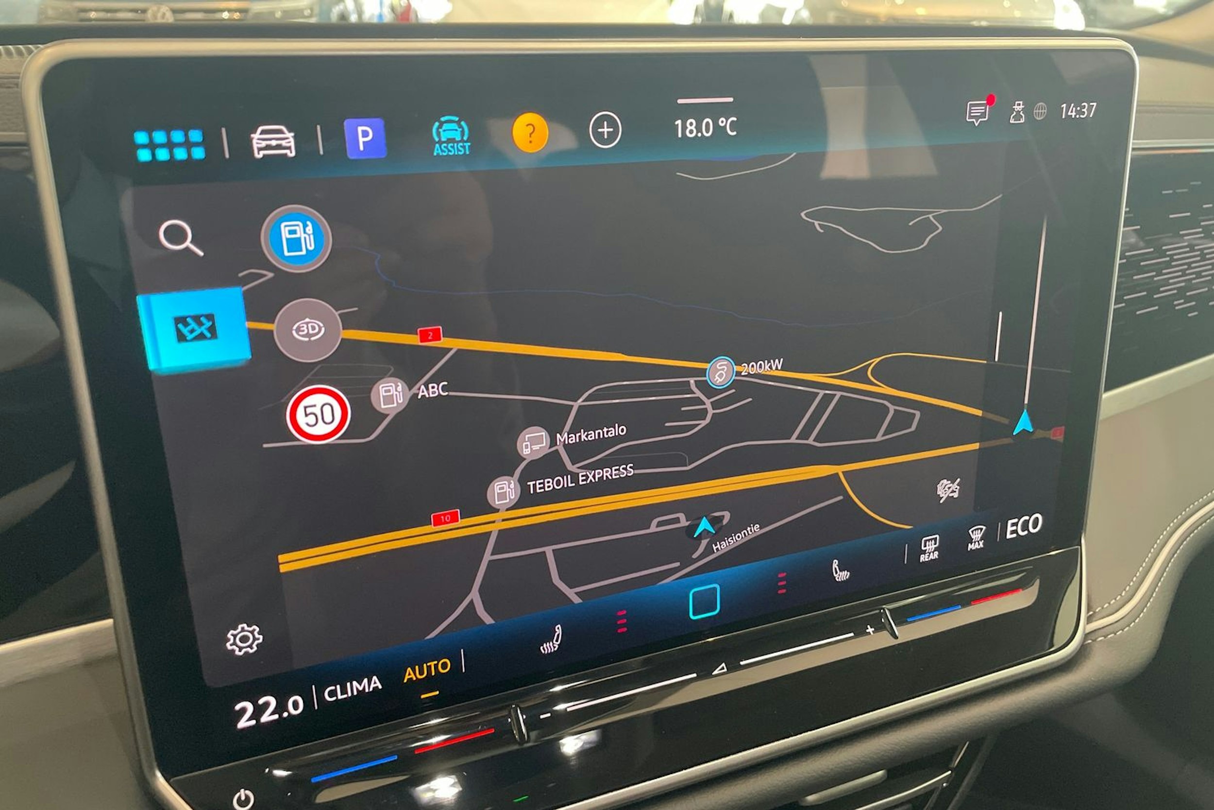 punainen Volkswagen Passat 2025 kuva 17.