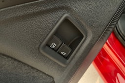 punainen Volkswagen Passat 2025 kuva 25.
