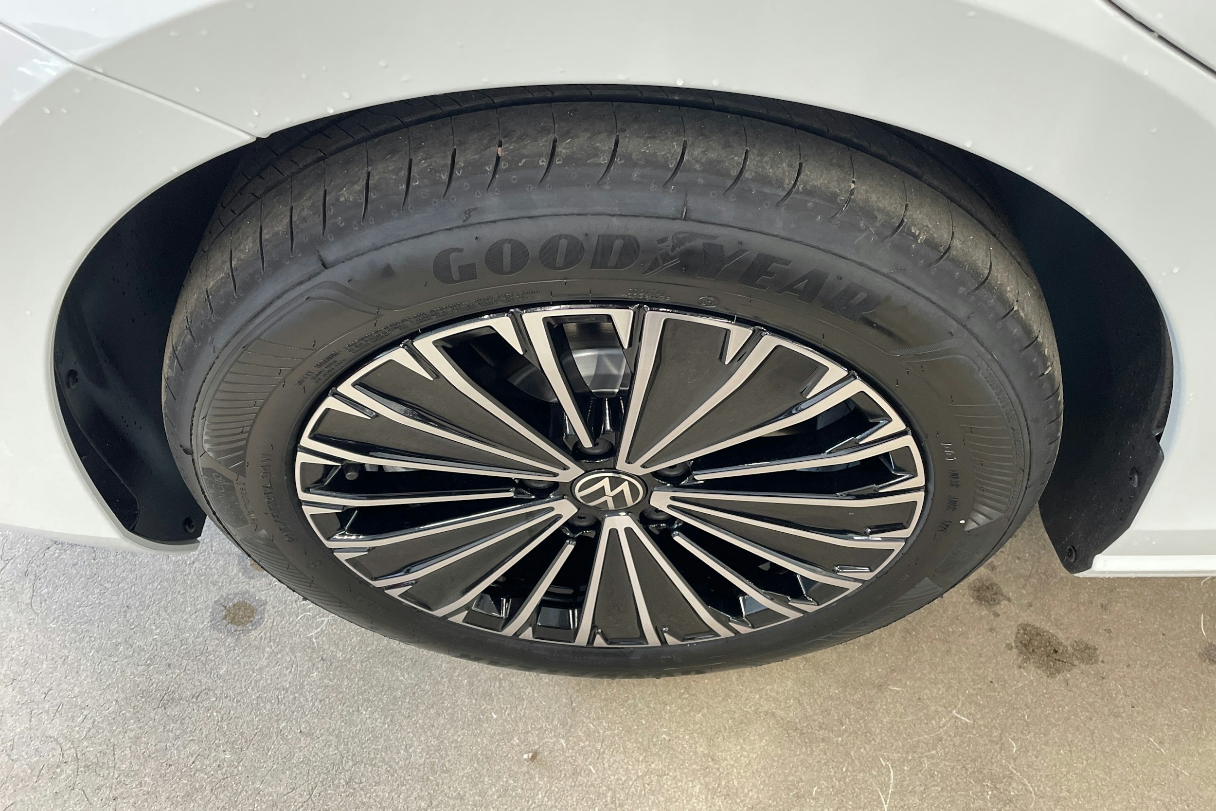 valkoinen Volkswagen Passat 2025 kuva 10.