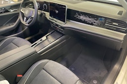 valkoinen Volkswagen Passat 2025 kuva 13.