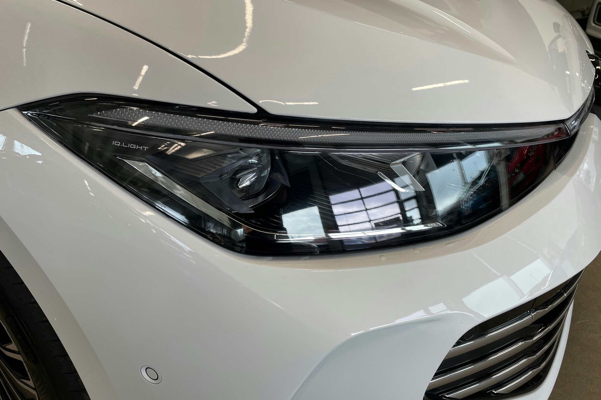 valkoinen Volkswagen Passat 2025 kuva 14.