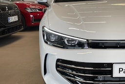 valkoinen Volkswagen Passat 2025 kuva 15.