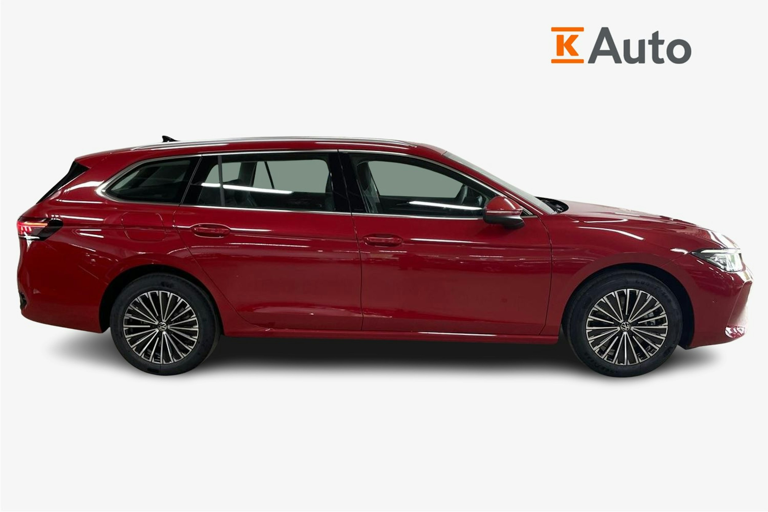 punainen Volkswagen Passat 2025 kuva 5.