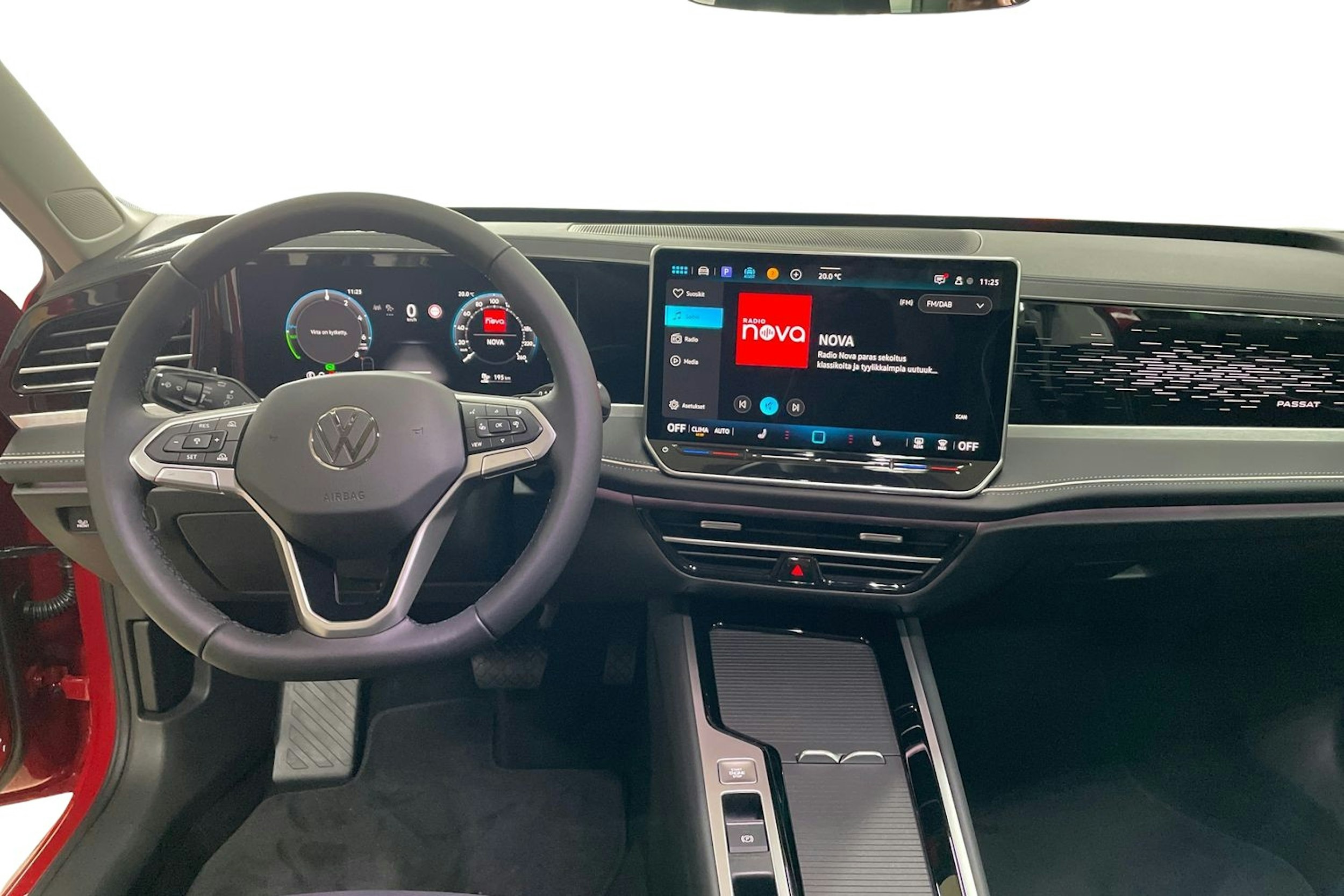 punainen Volkswagen Passat 2025 kuva 7.