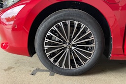 punainen Volkswagen Passat 2025 kuva 10.