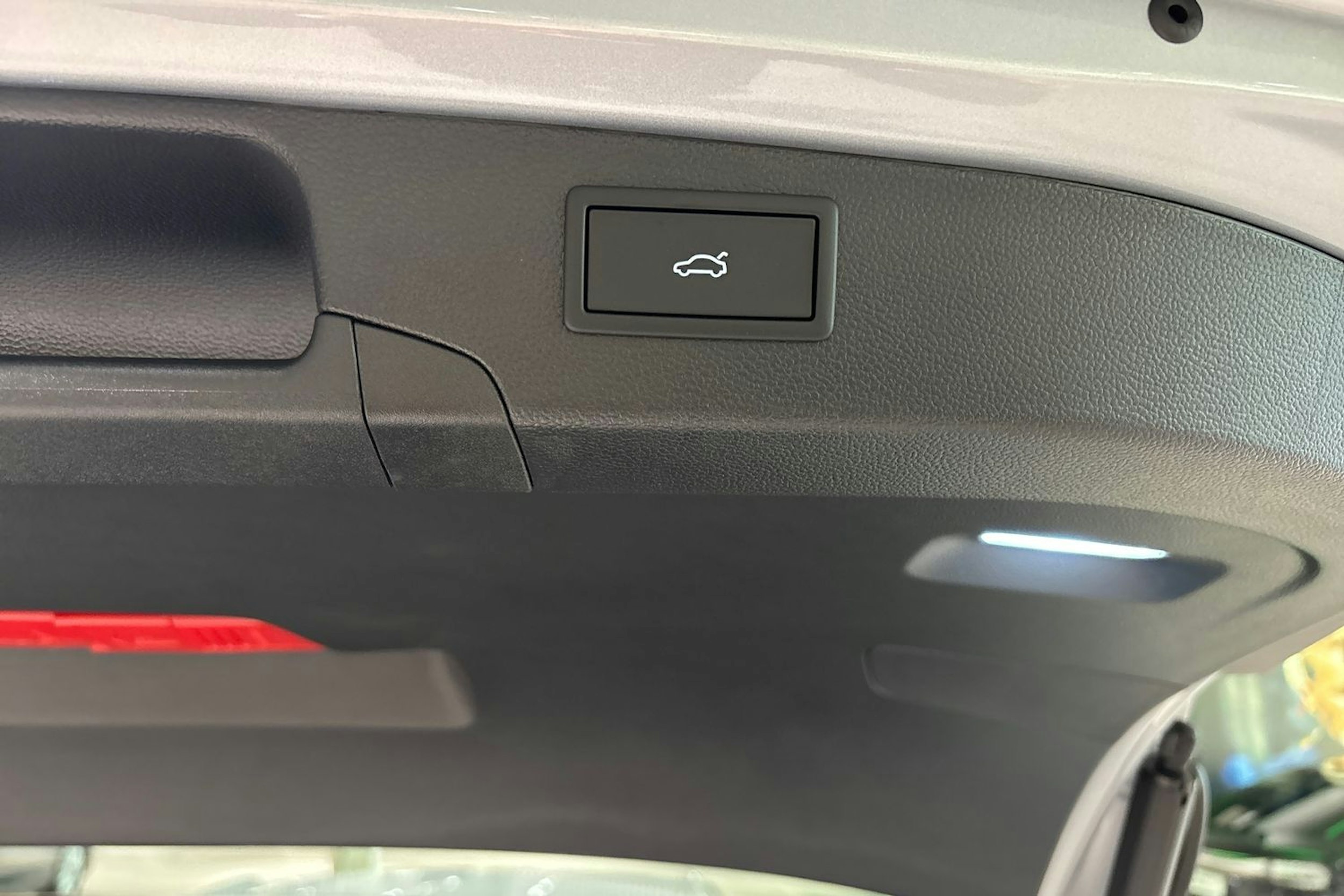 harmaa Volkswagen Passat 2025 kuva 11.