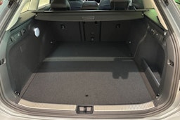 harmaa Volkswagen Passat 2025 kuva 12.