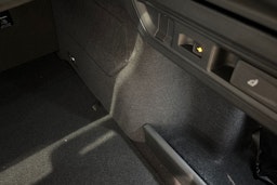 harmaa Volkswagen Passat 2025 kuva 13.