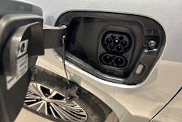 harmaa Volkswagen Passat 2025 kuva 16.