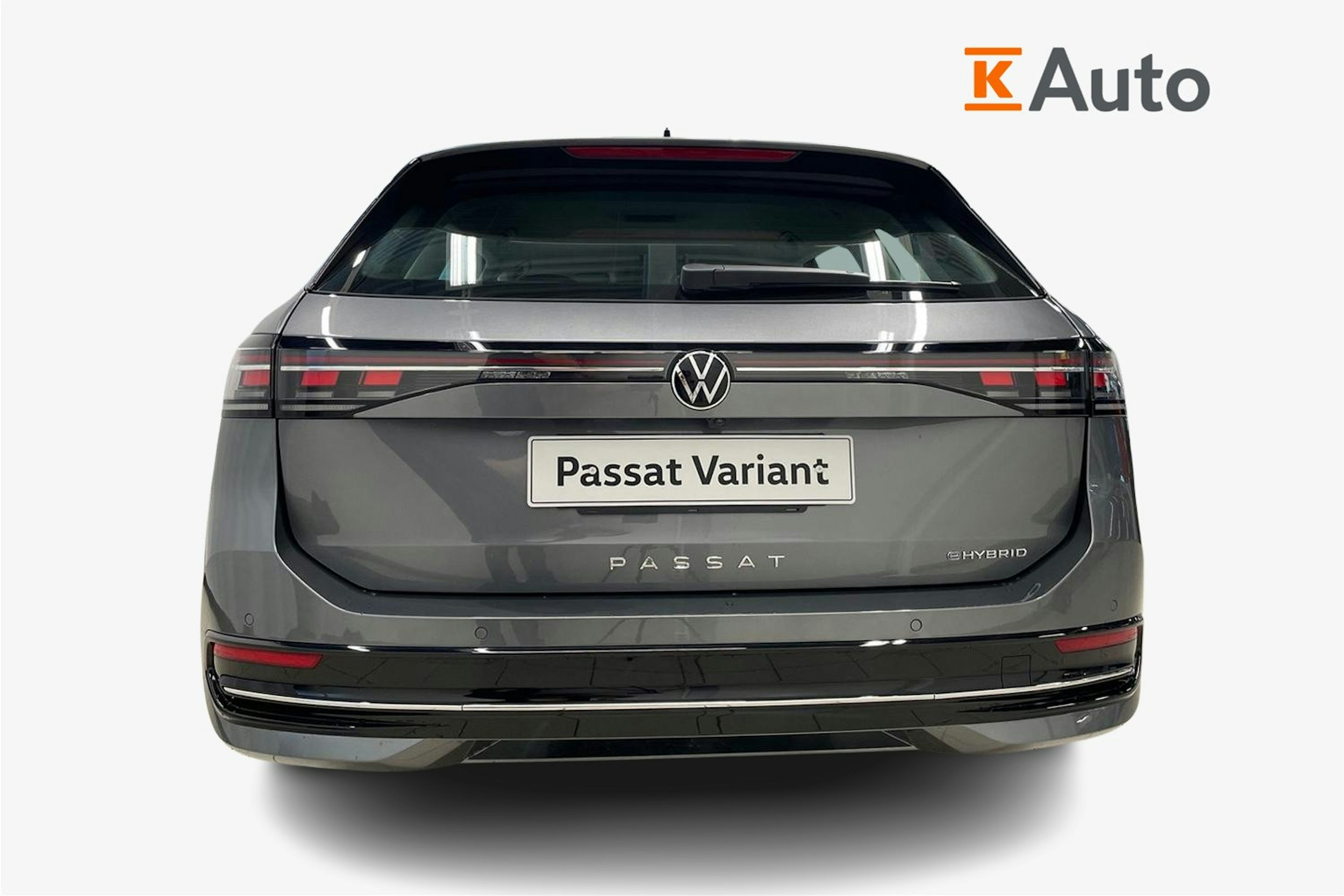 harmaa Volkswagen Passat 2025 kuva 3.