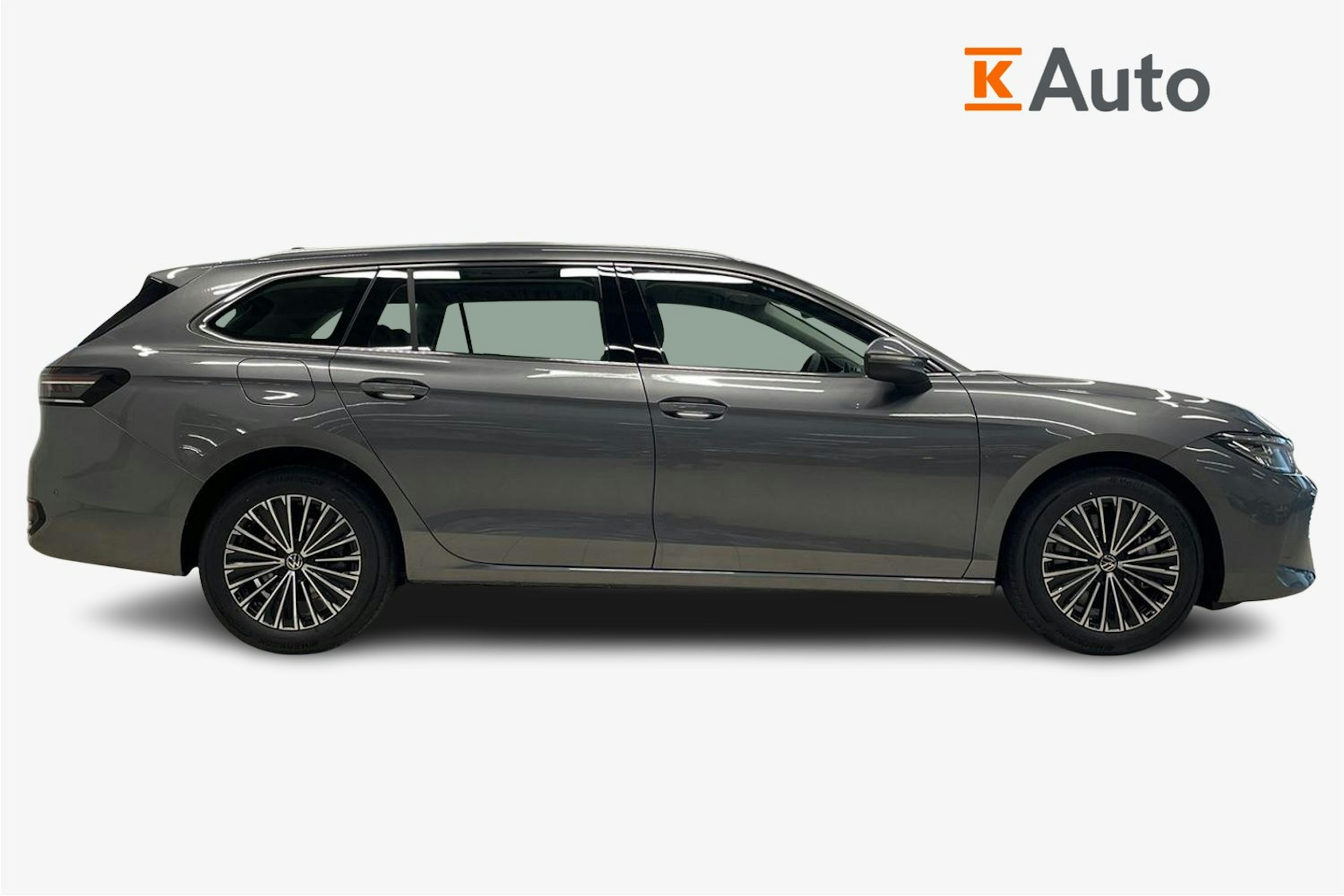 harmaa Volkswagen Passat 2025 kuva 5.