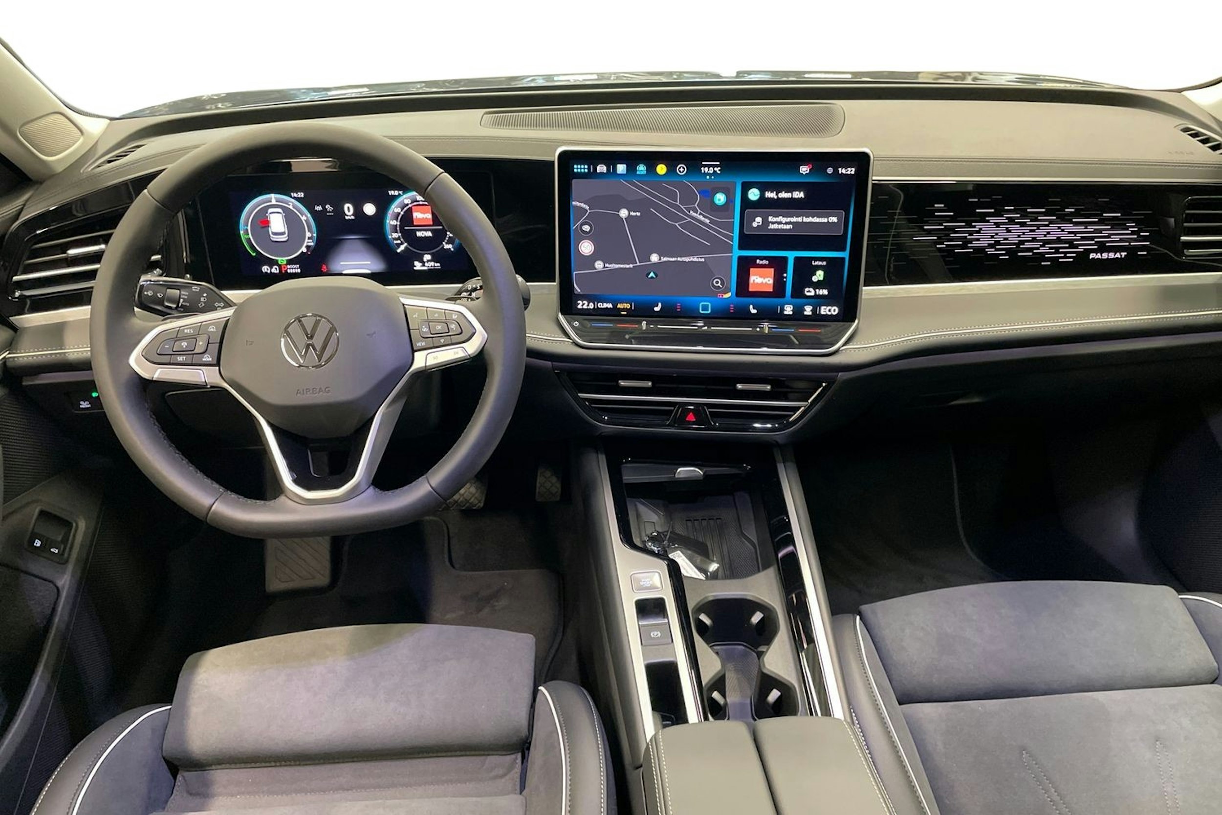 harmaa Volkswagen Passat 2025 kuva 7.