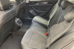 harmaa Volkswagen Passat 2025 kuva 8.