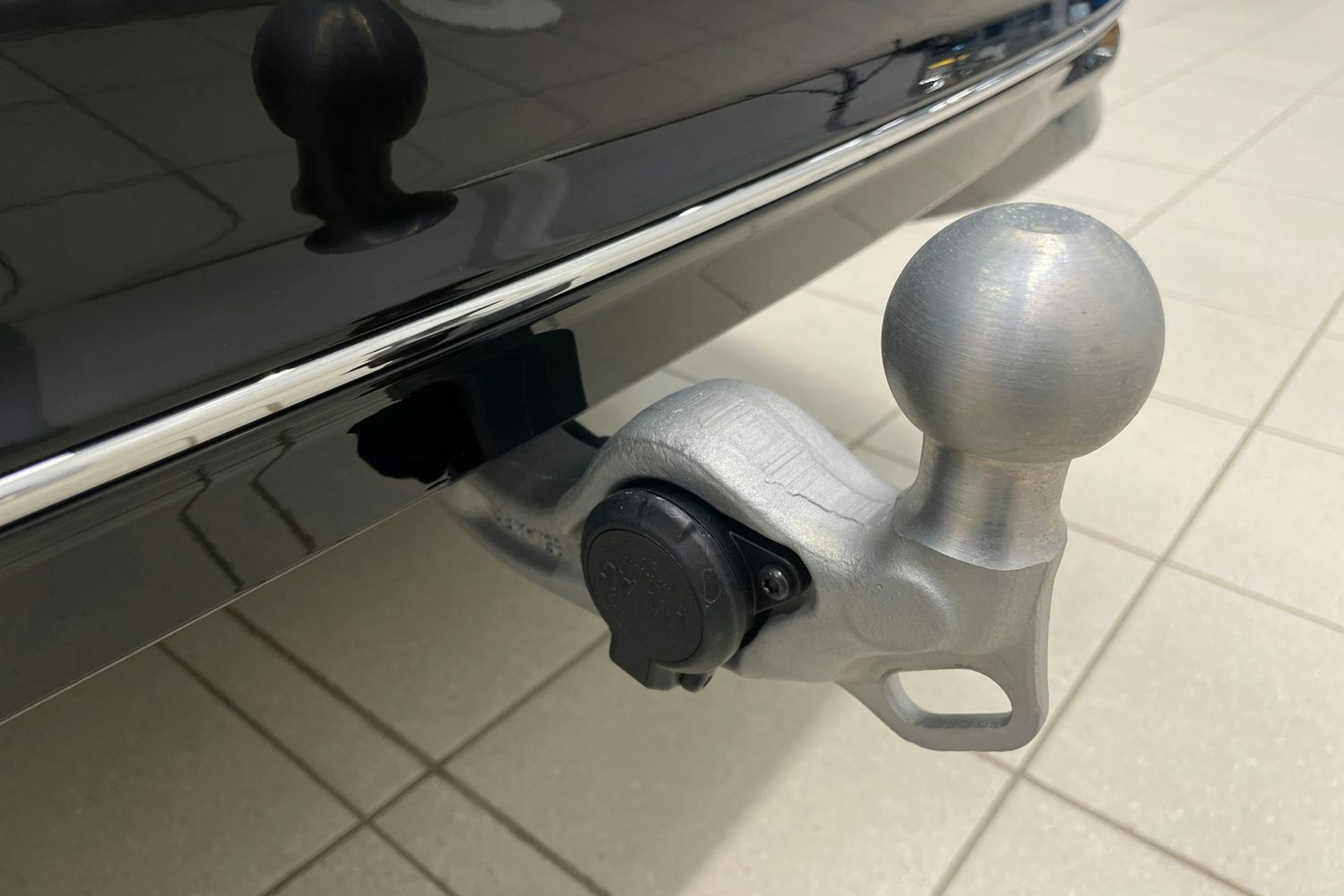 harmaa Volkswagen Passat 2025 kuva 13.