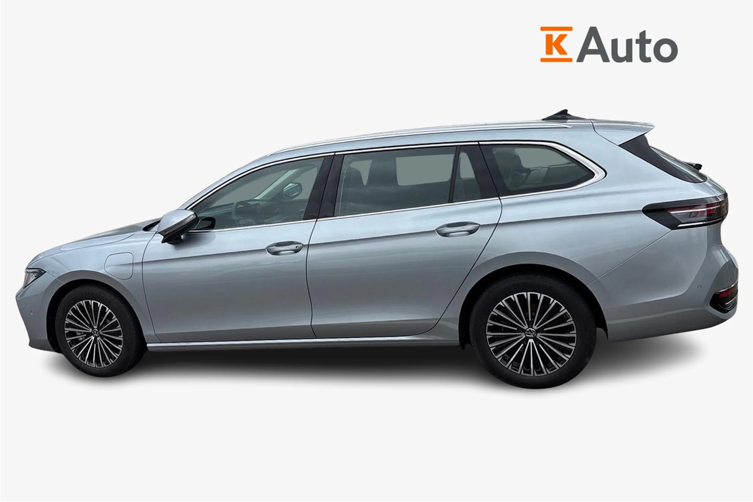 harmaa Volkswagen Passat 2025 kuva 5.