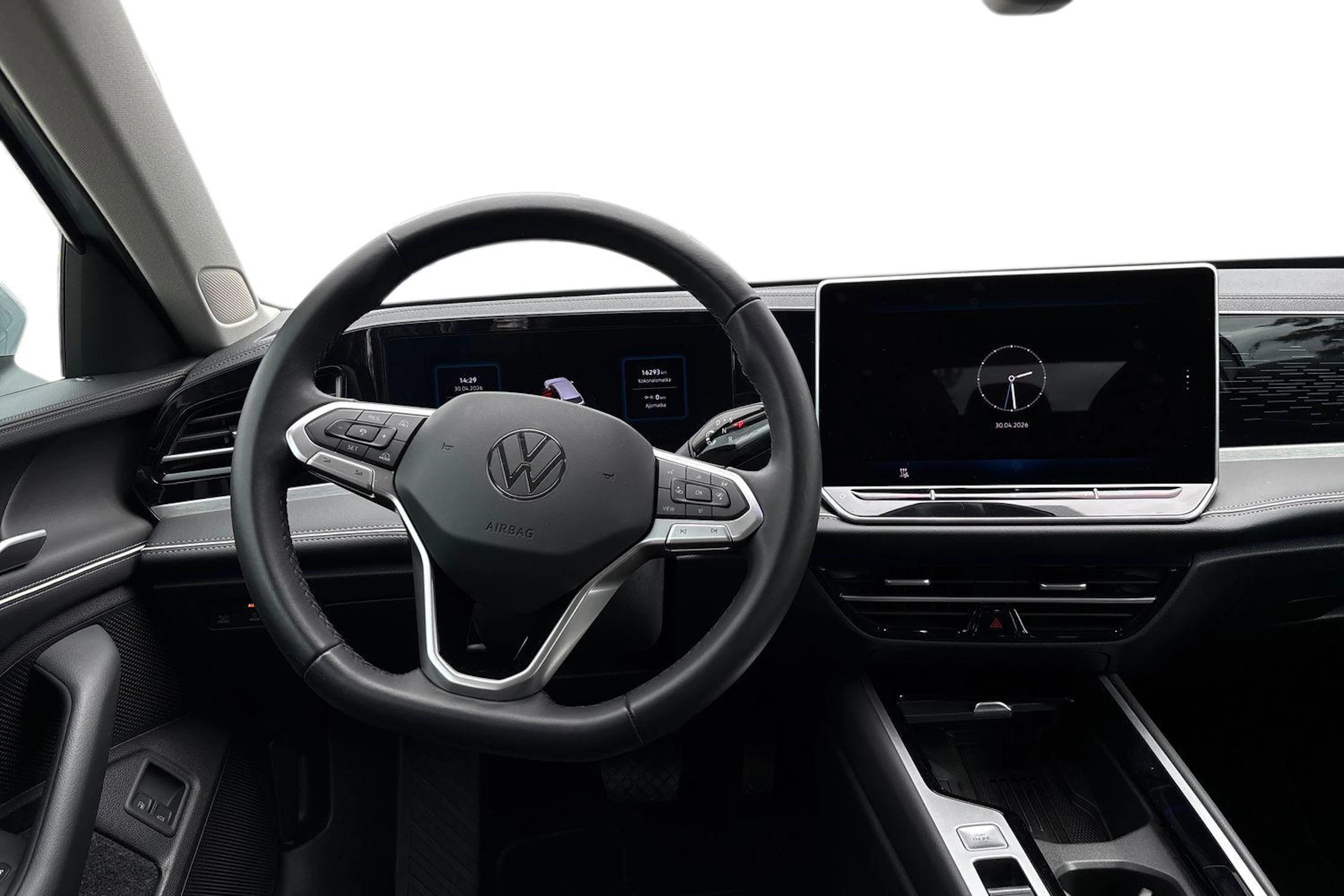 harmaa Volkswagen Passat 2025 kuva 7.