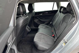harmaa Volkswagen Passat 2025 kuva 8.