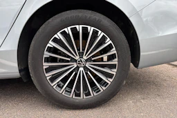 harmaa Volkswagen Passat 2025 kuva 10.
