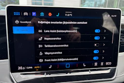 harmaa Volkswagen Passat 2025 kuva 14.
