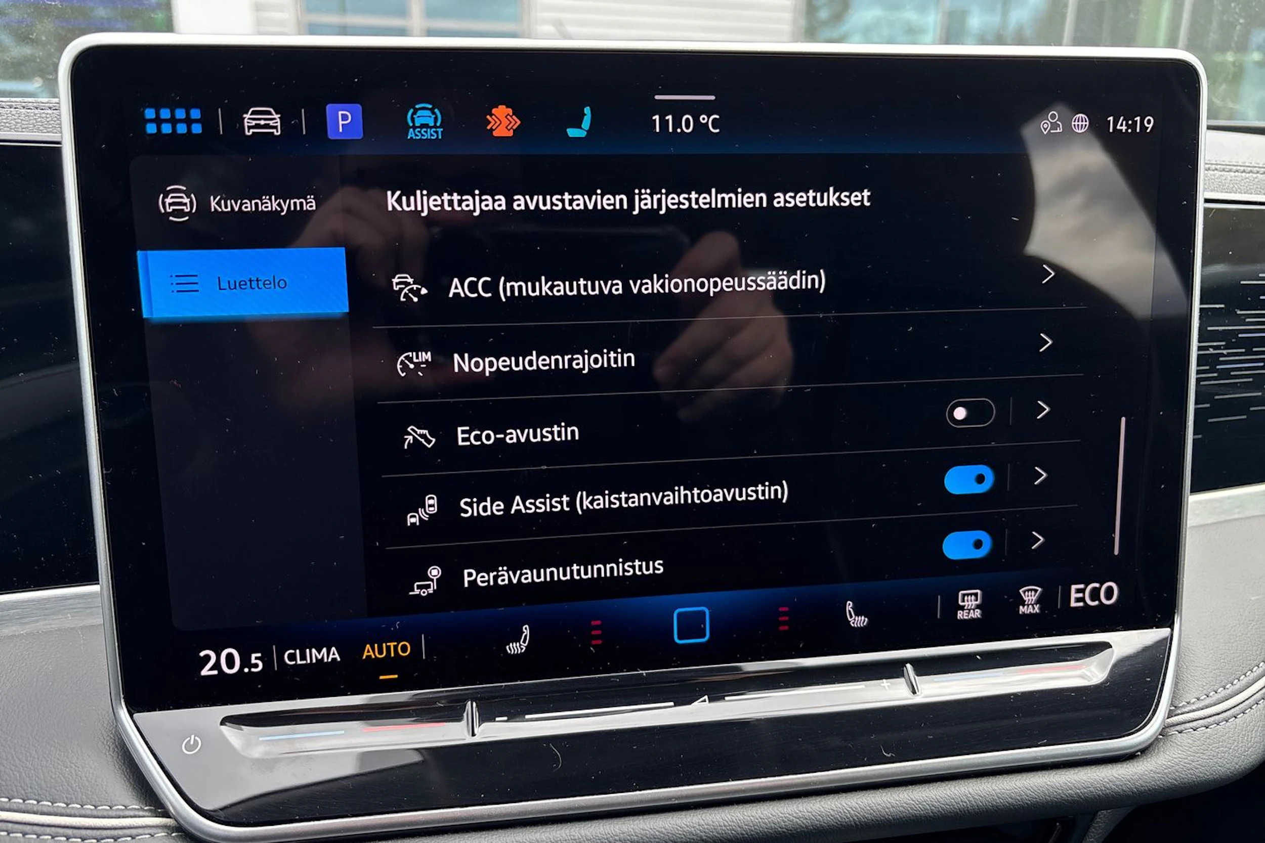harmaa Volkswagen Passat 2025 kuva 15.