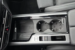 harmaa Volkswagen Passat 2025 kuva 19.