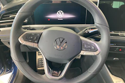 sininen Volkswagen Passat 2025 kuva 14.