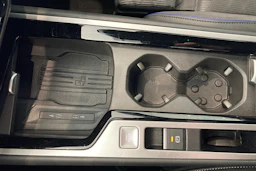 sininen Volkswagen Passat 2025 kuva 20.